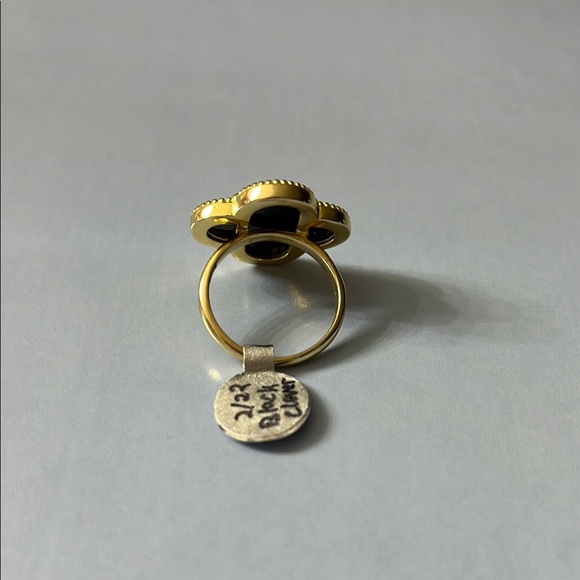 Black and Gold Clover Ring - Picture 2 of 3